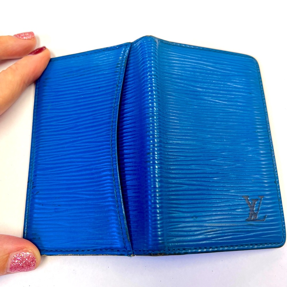 Louis Vuitton Blue Epi Card Holder - Picture 8 of 13